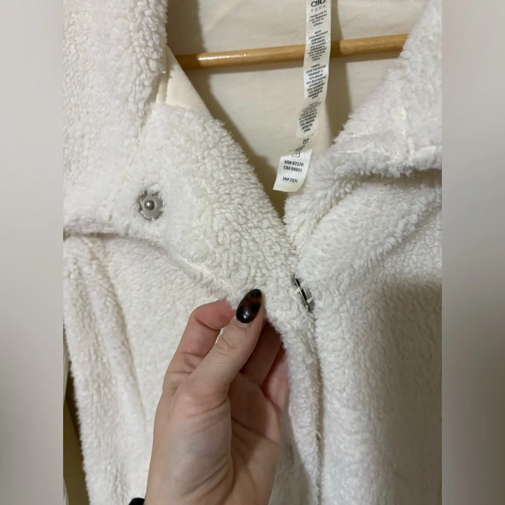 Medium Alo Yoga Cream Off White Sherpa‎ Lightweight